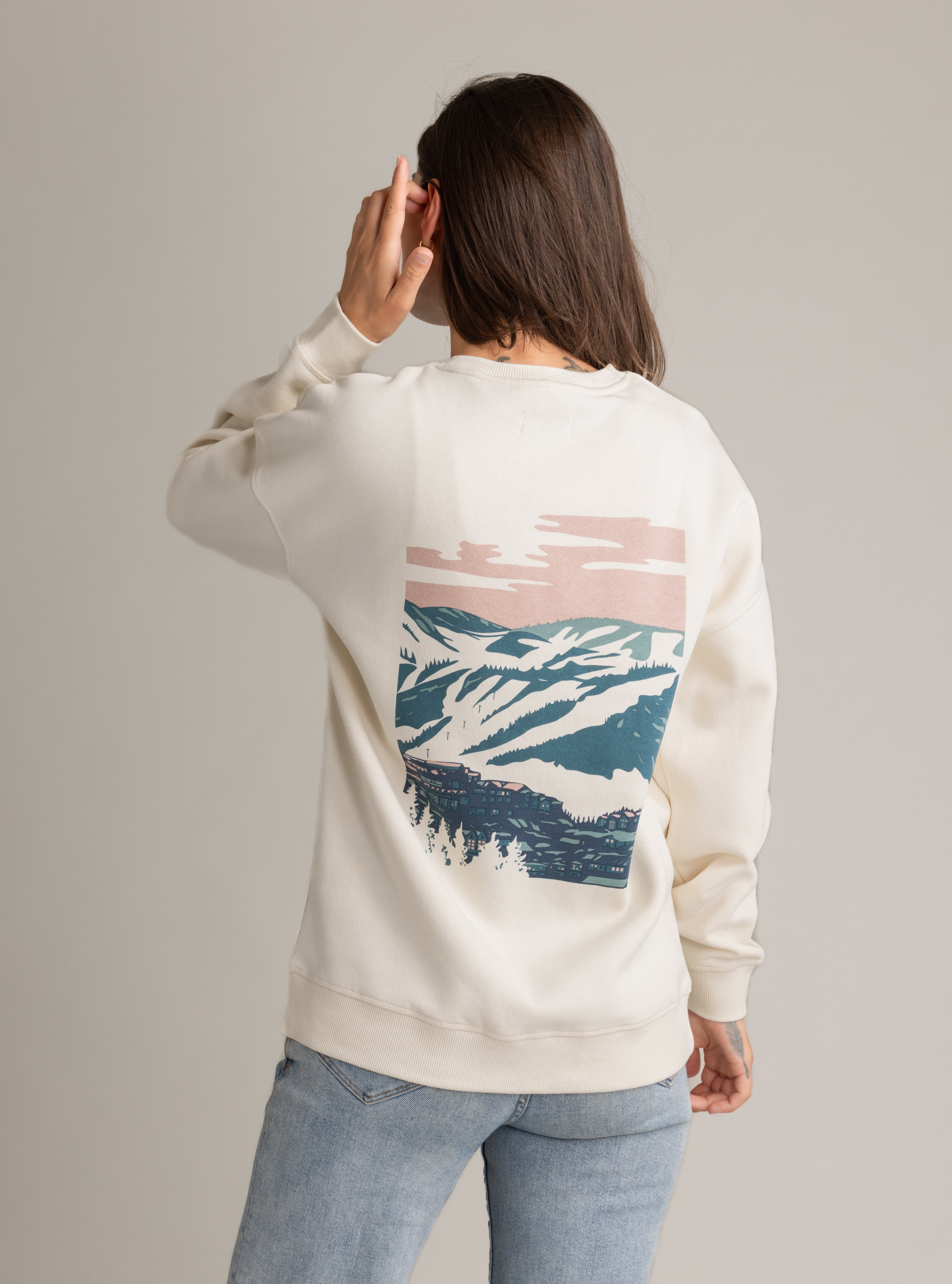 Women's Gabriella Oversized Graphic Crew Sweatshirt - LIV Outdoor