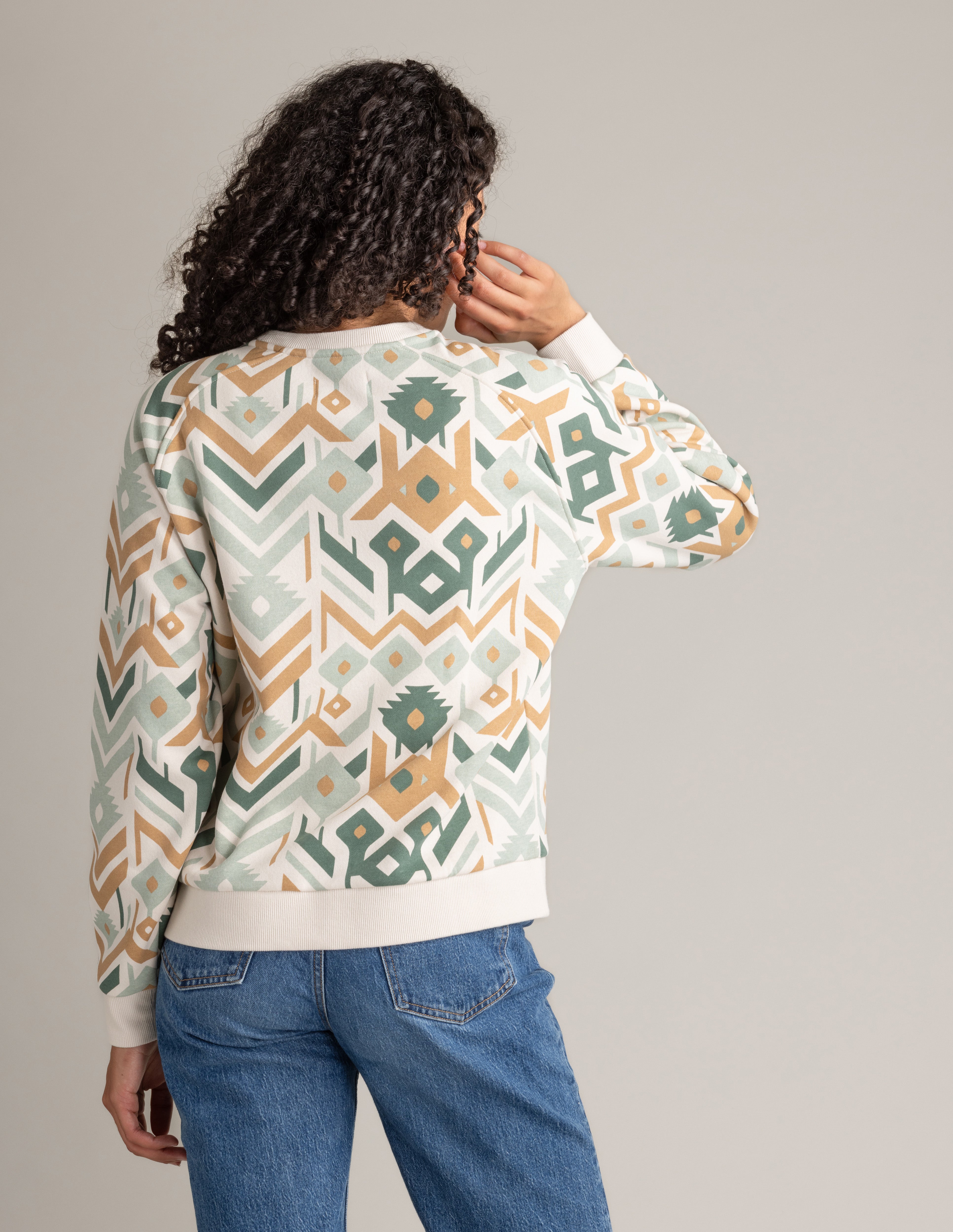 Women's Gabriella Graphic Raglan Crew - LIV Outdoor