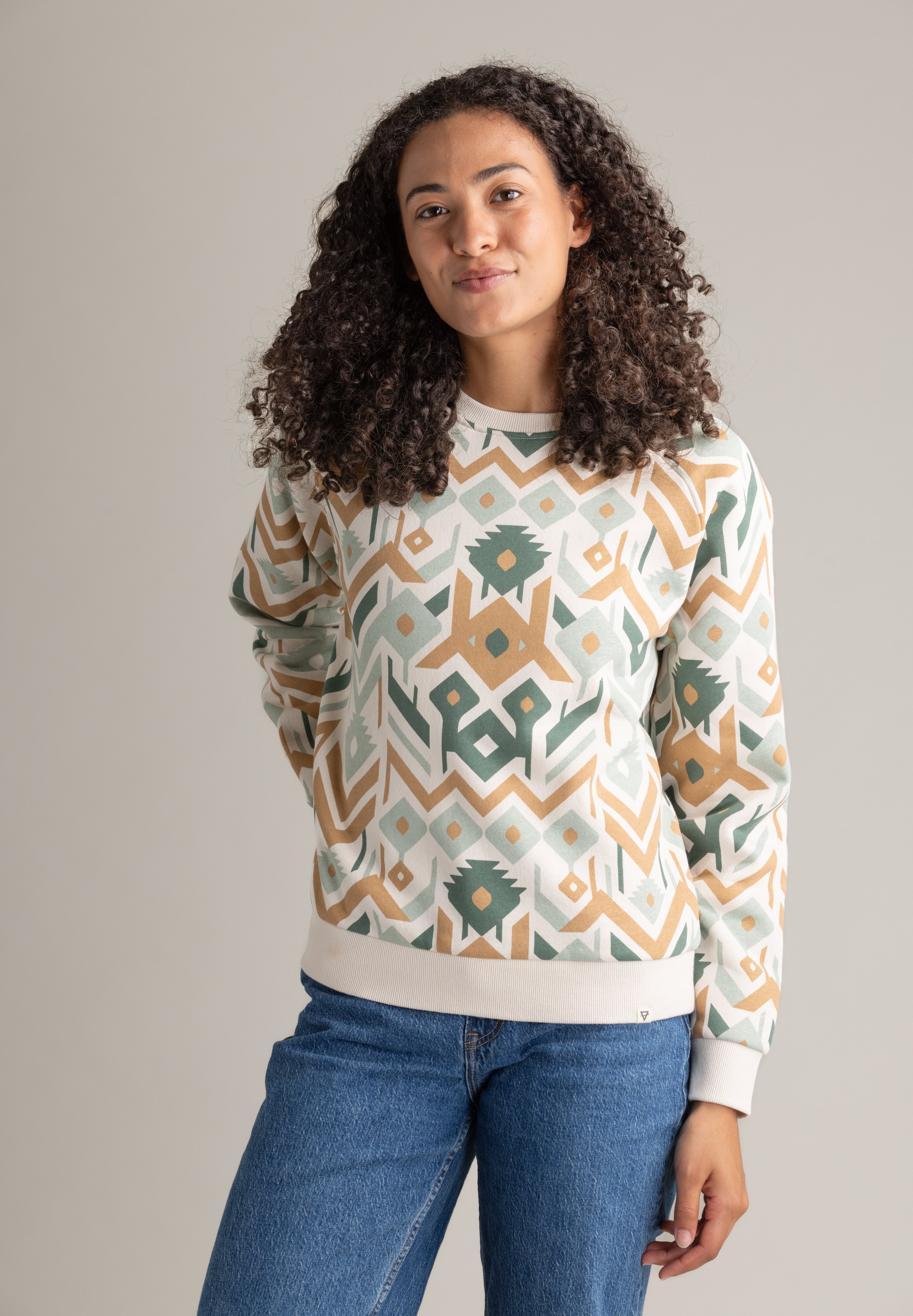 Women's Gabriella Graphic Raglan Crew - LIV Outdoor
