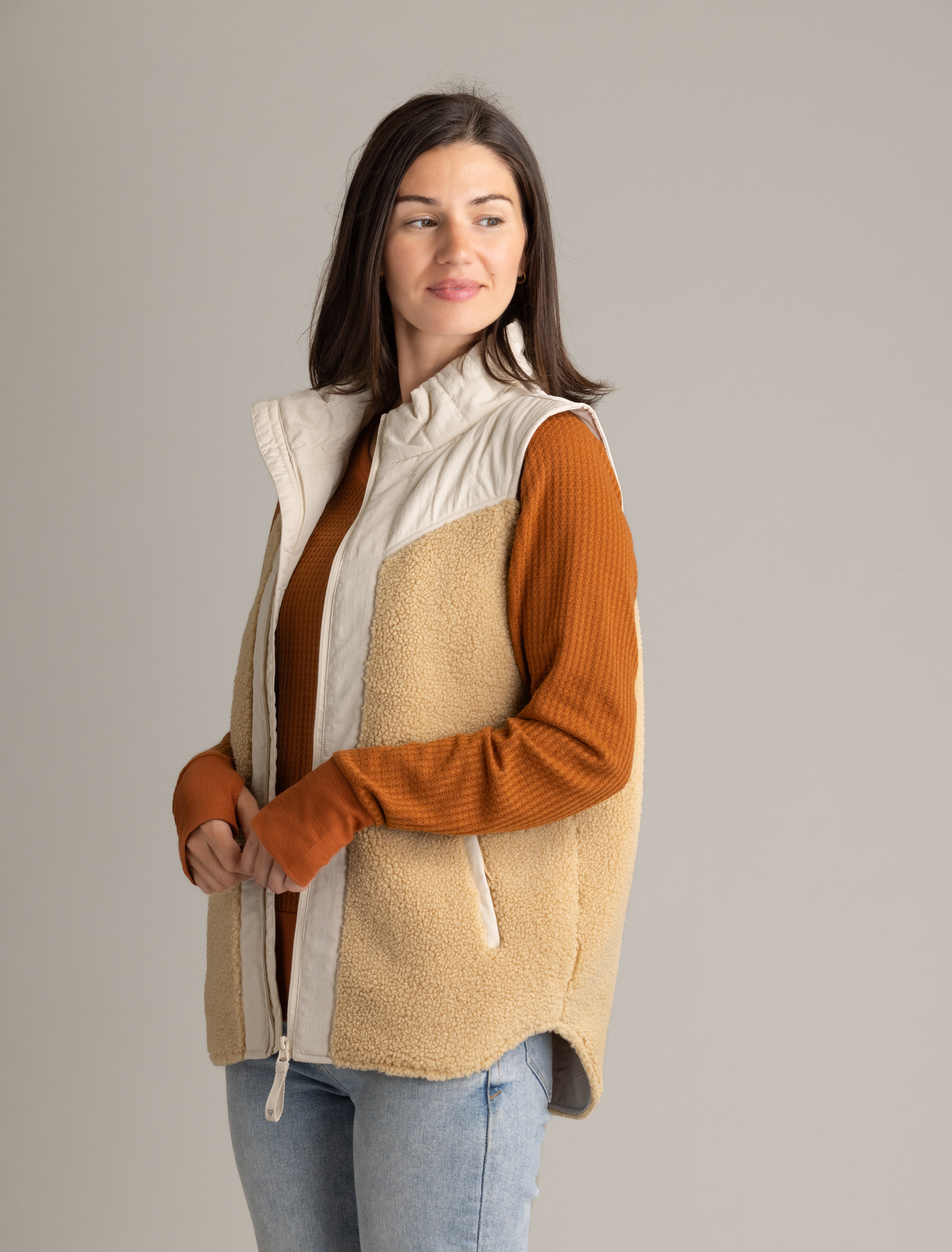 Women's Vela Hybrid Berber Vest - LIV Outdoor