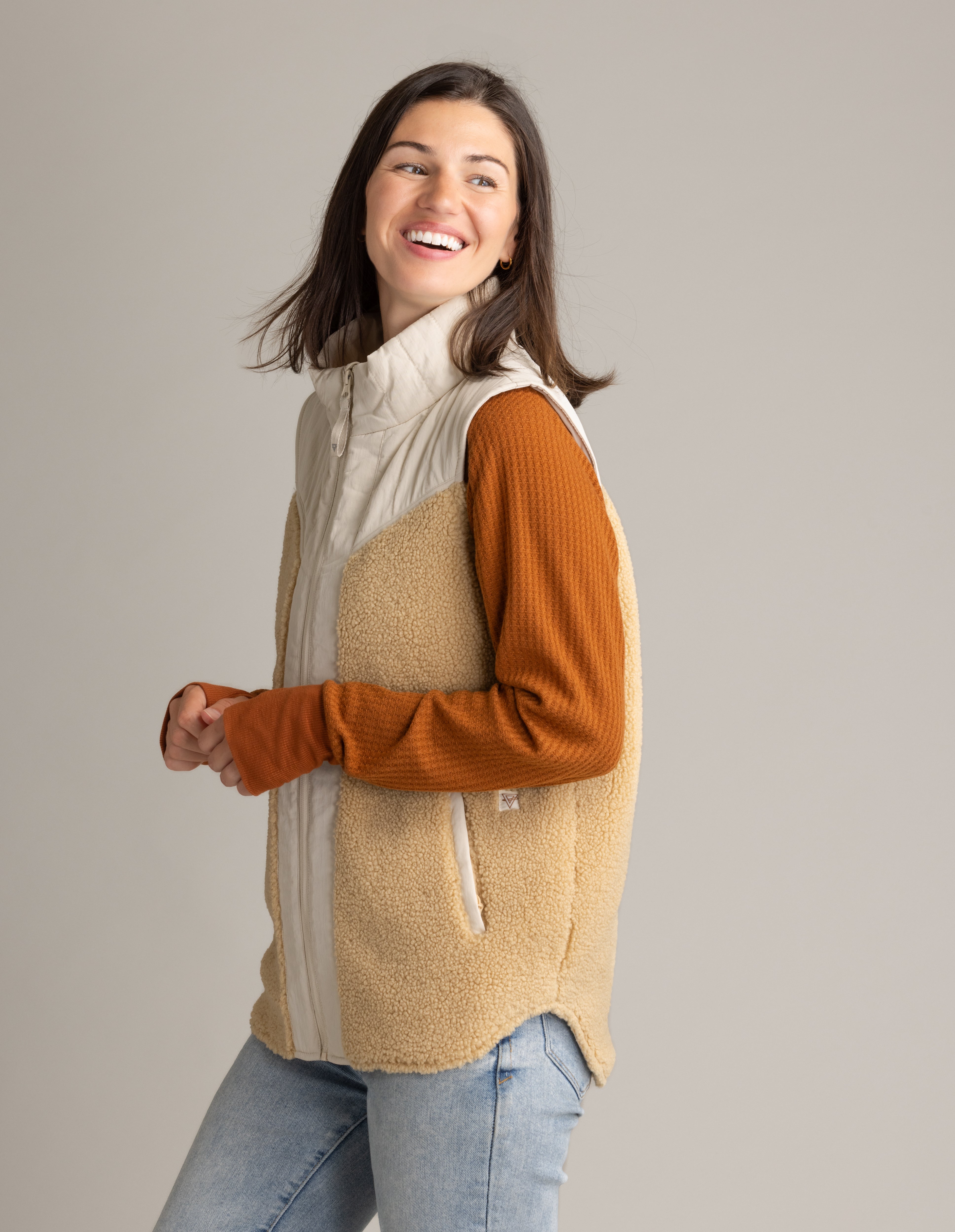 Women's Vela Hybrid Berber Vest